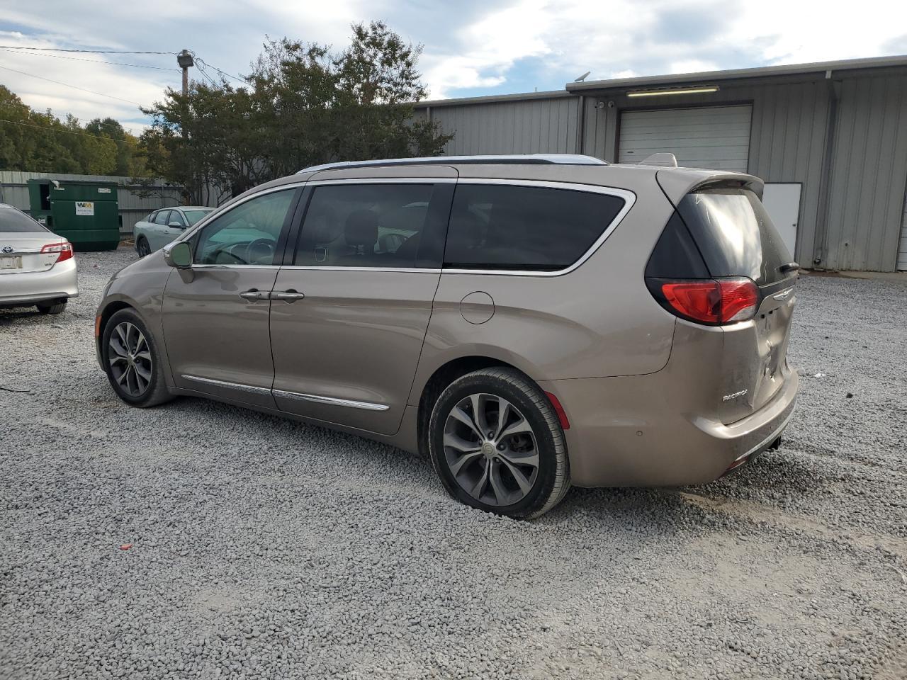 2018 Chrysler Pacifica Limited - Фото 2