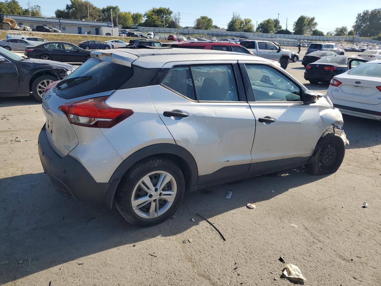 2020 Nissan Kicks S - Фото 3