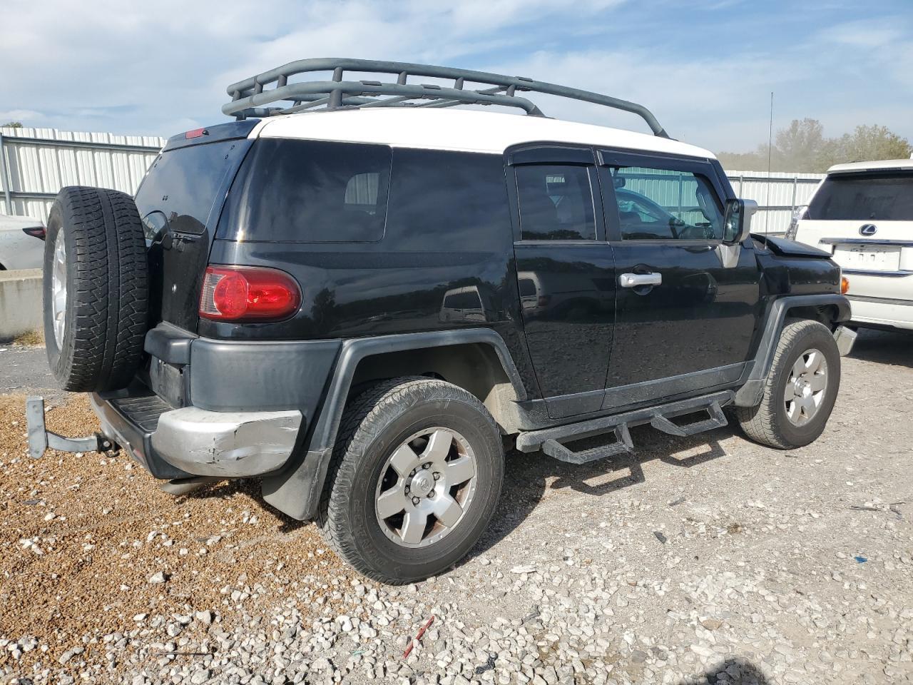 2007 Toyota Fj Cruiser - Image 3