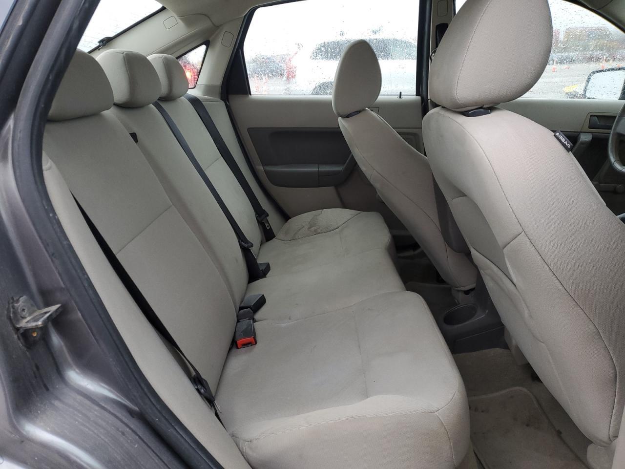 2010 Ford Focus S - Фото 6