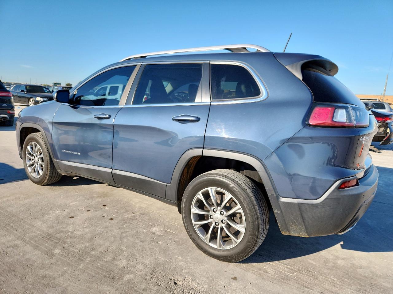 2020 Jeep Cherokee Latitude Plus - Image 2