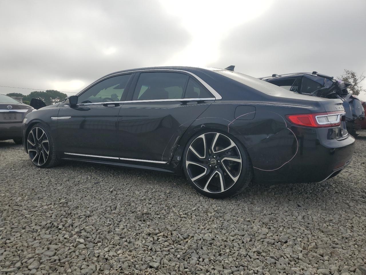 2020 Lincoln Continental Reserve - Фото 2