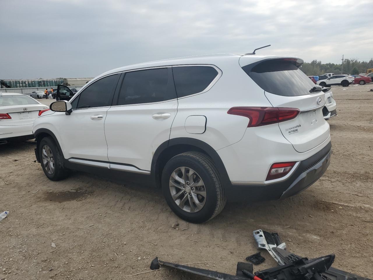 2019 Hyundai Santa Fe Se - Image 2