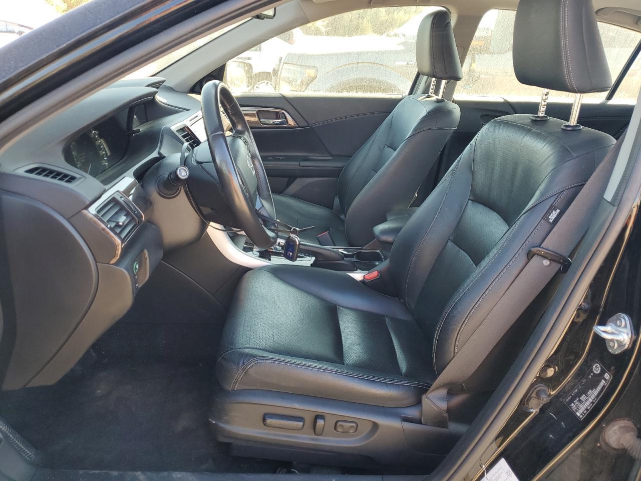 2017 Honda Accord Touring Hybrid - Image 7