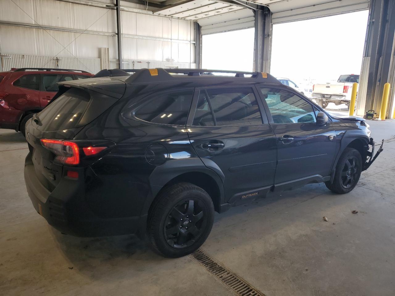 2022 Subaru Outback Wilderness - Фото 3