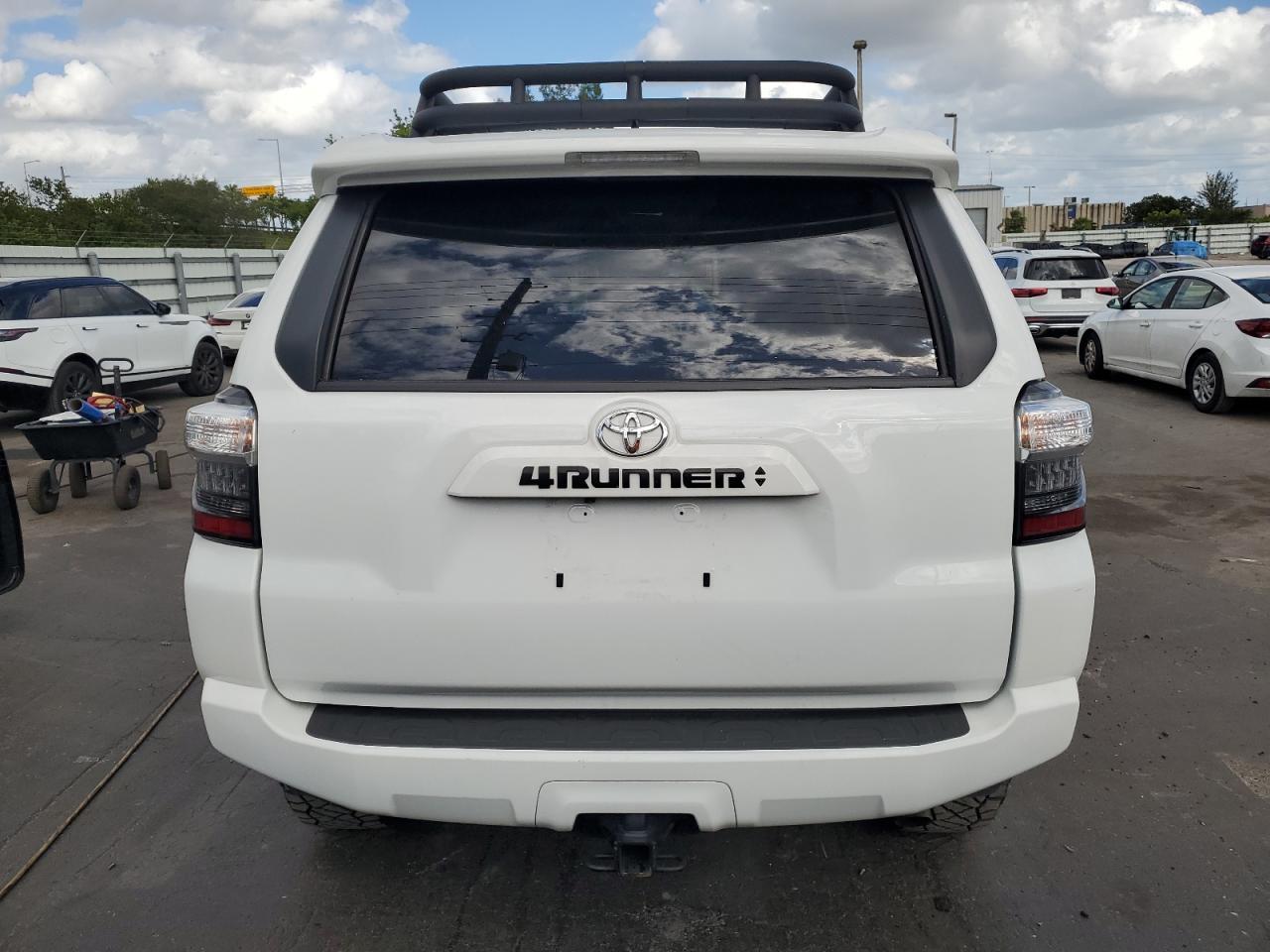 2023 Toyota 4Runner Sr5 - Image 6