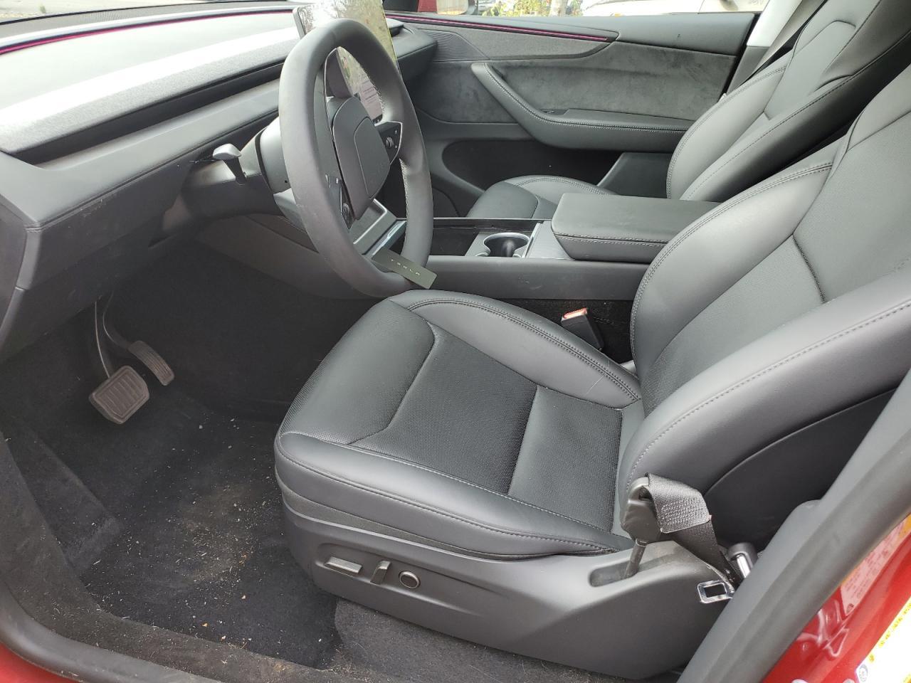 2026 Tesla Model Y - Фото 7