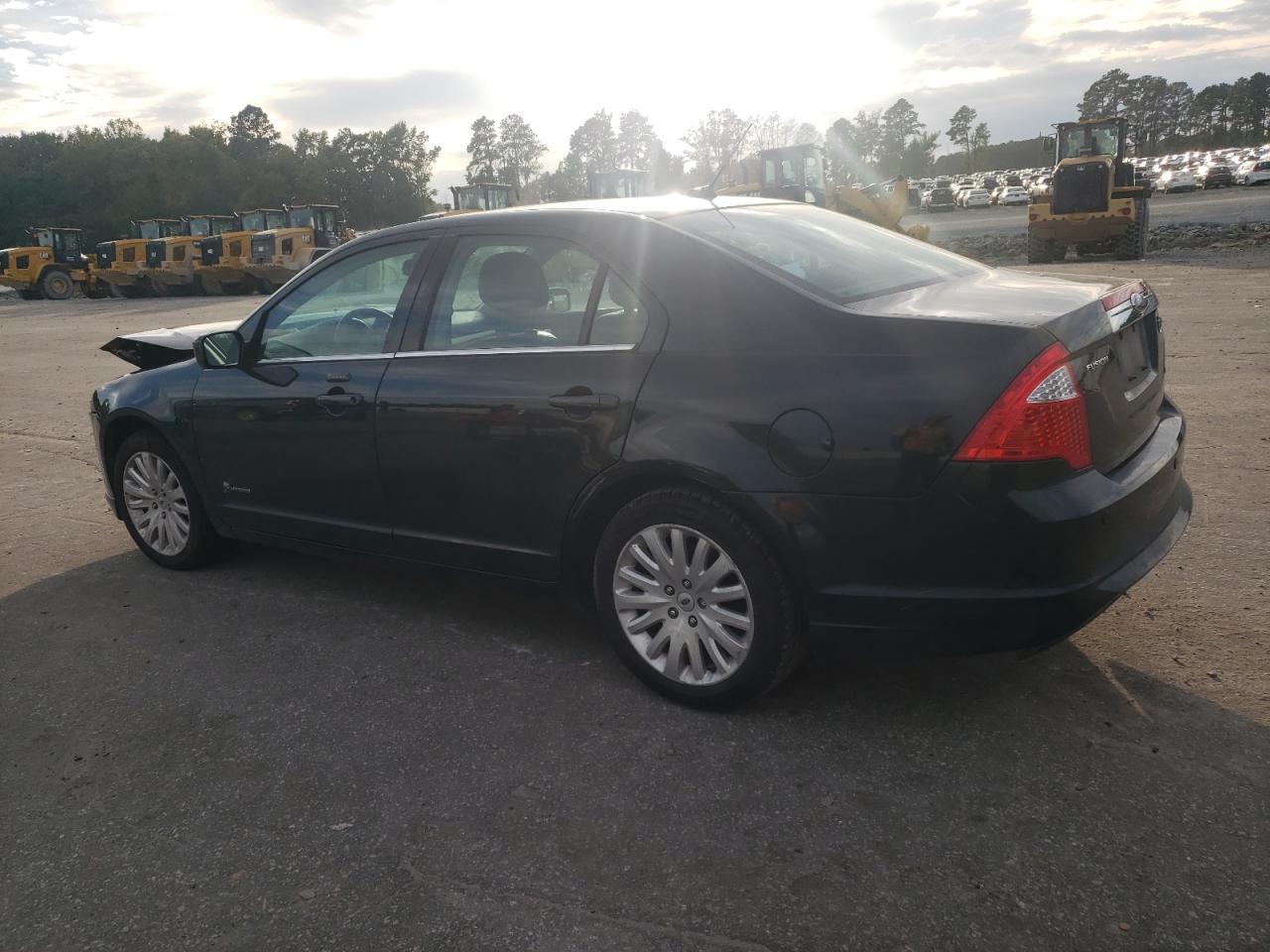 2010 Ford Fusion Hybrid - Image 2