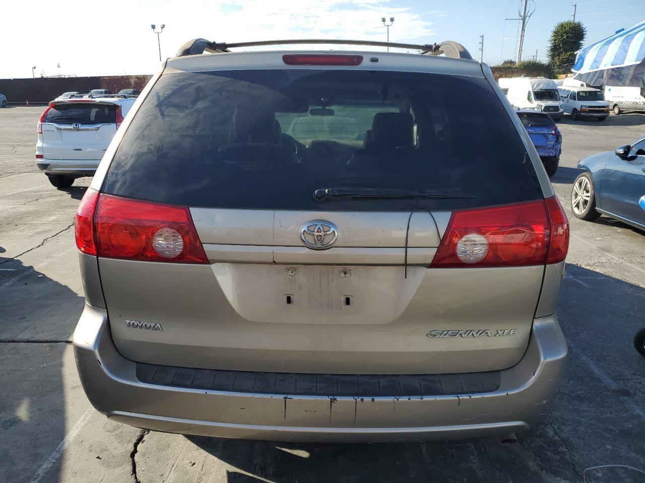 2006 Toyota Sienna Xle - Фото 6