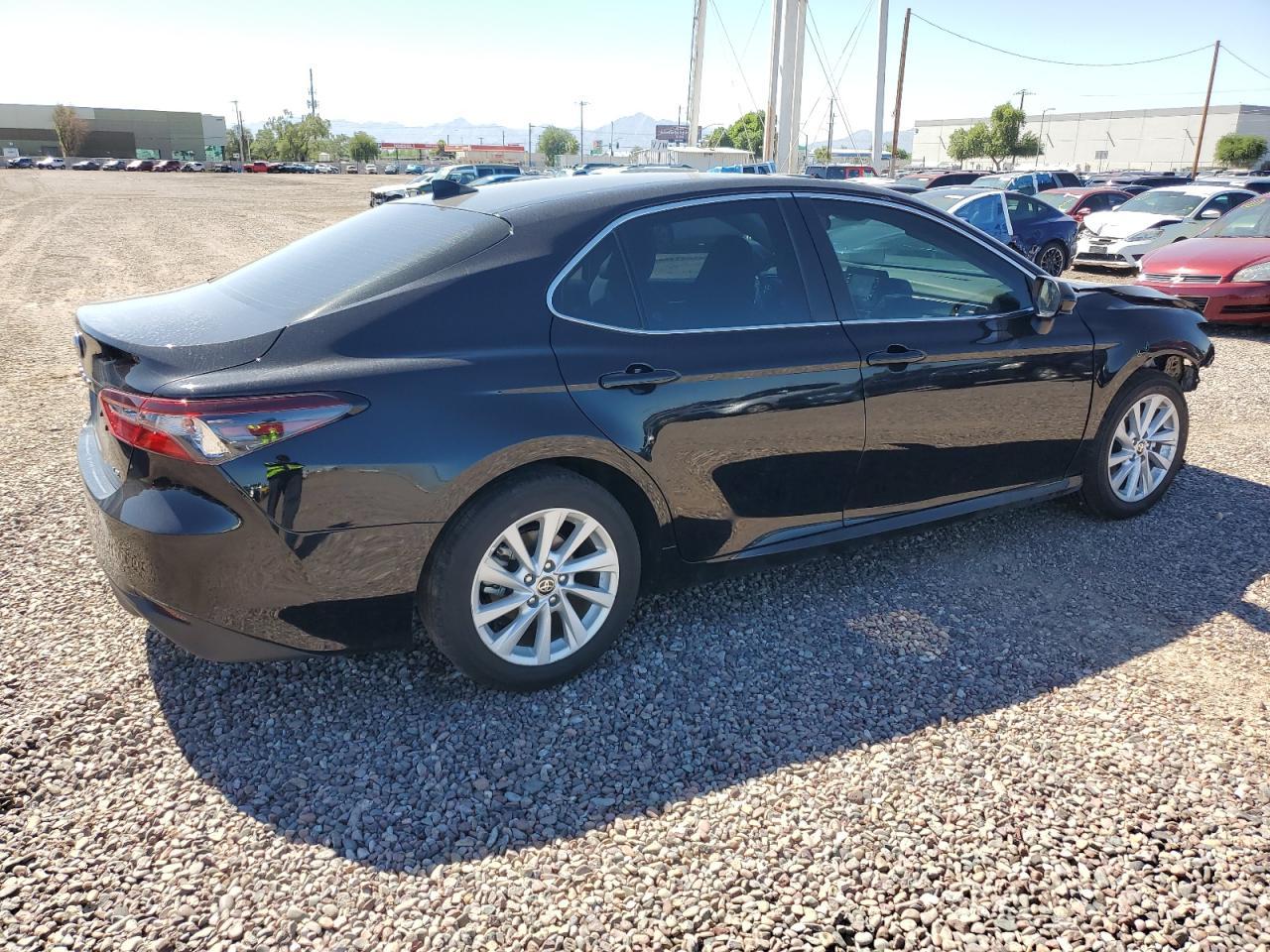 2024 Toyota Camry Le - Фото 3