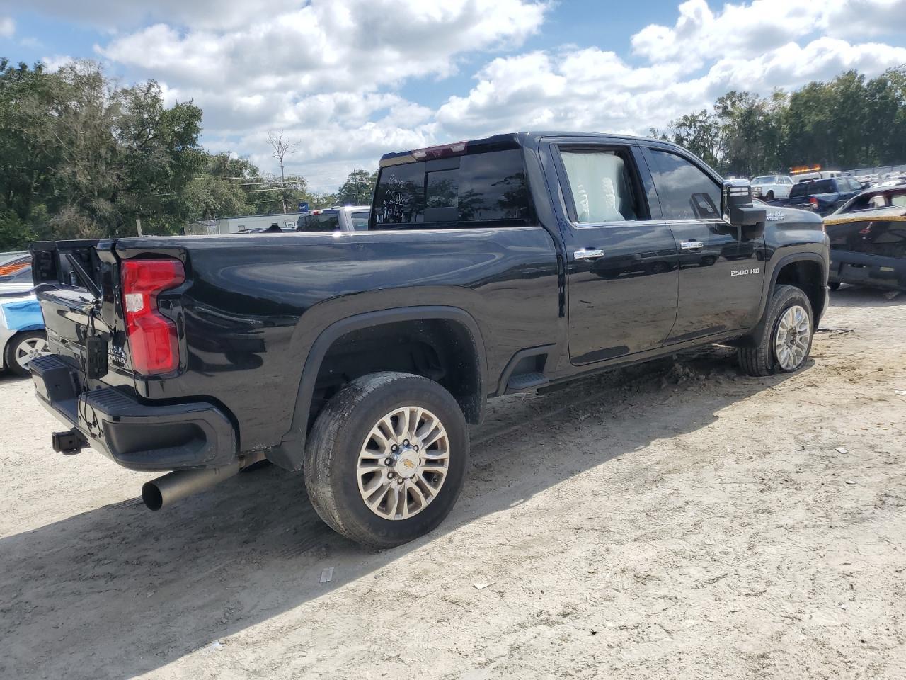 2022 Chevrolet Silverado K2500 High Country - Фото 3
