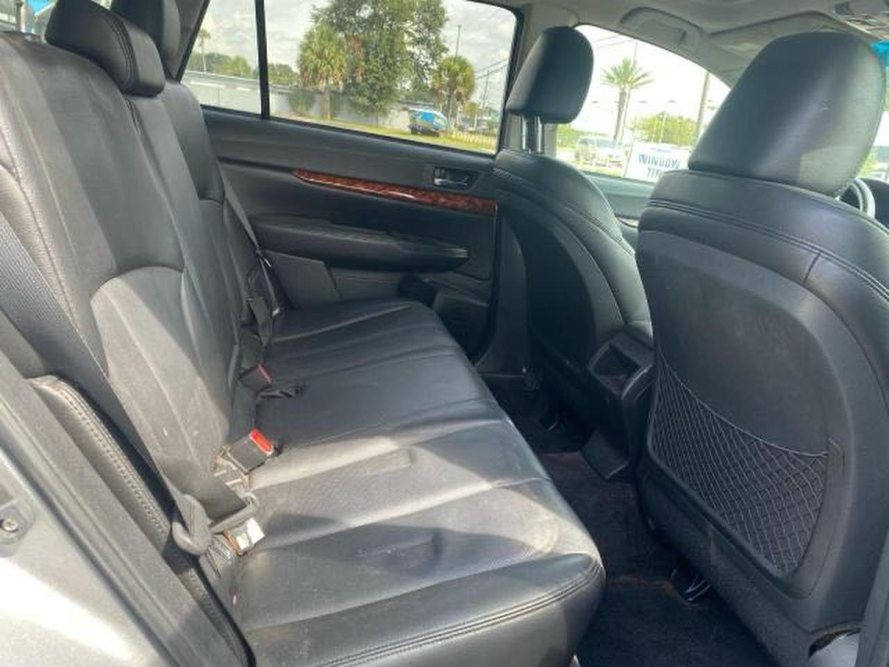 2010 Subaru Outback 2.5I Limited - Image 6