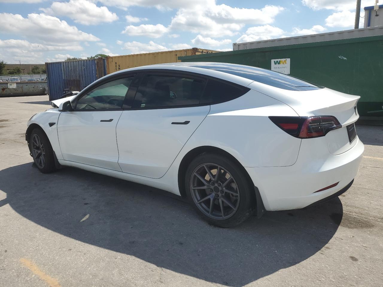 2023 Tesla Model 3 - Фото 2