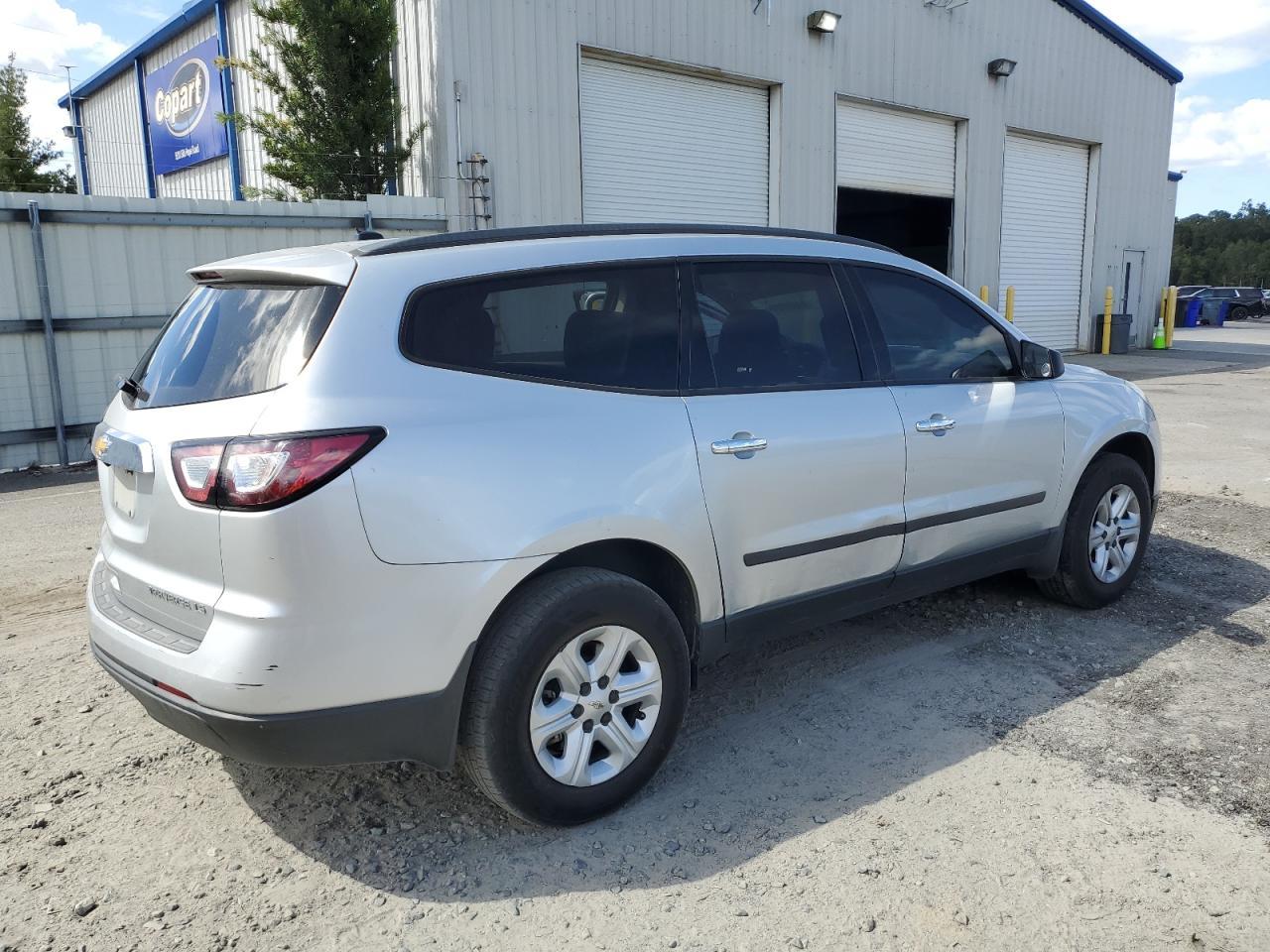 2015 Chevrolet Traverse Ls - Image 3
