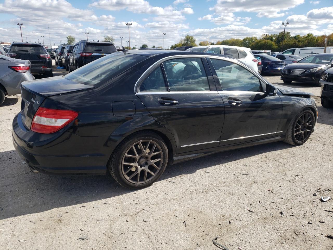 2011 Mercedes-Benz C 300 4Matic - Фото 3
