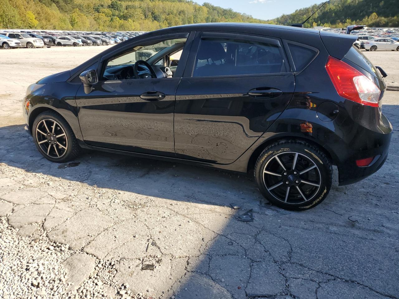 2018 Ford Fiesta Se - Фото 2
