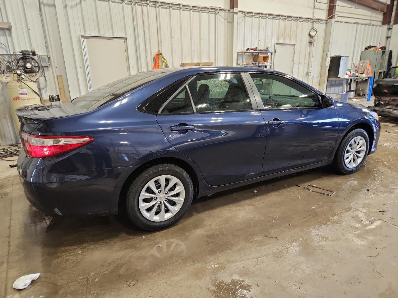 2017 Toyota Camry Le - Image 3