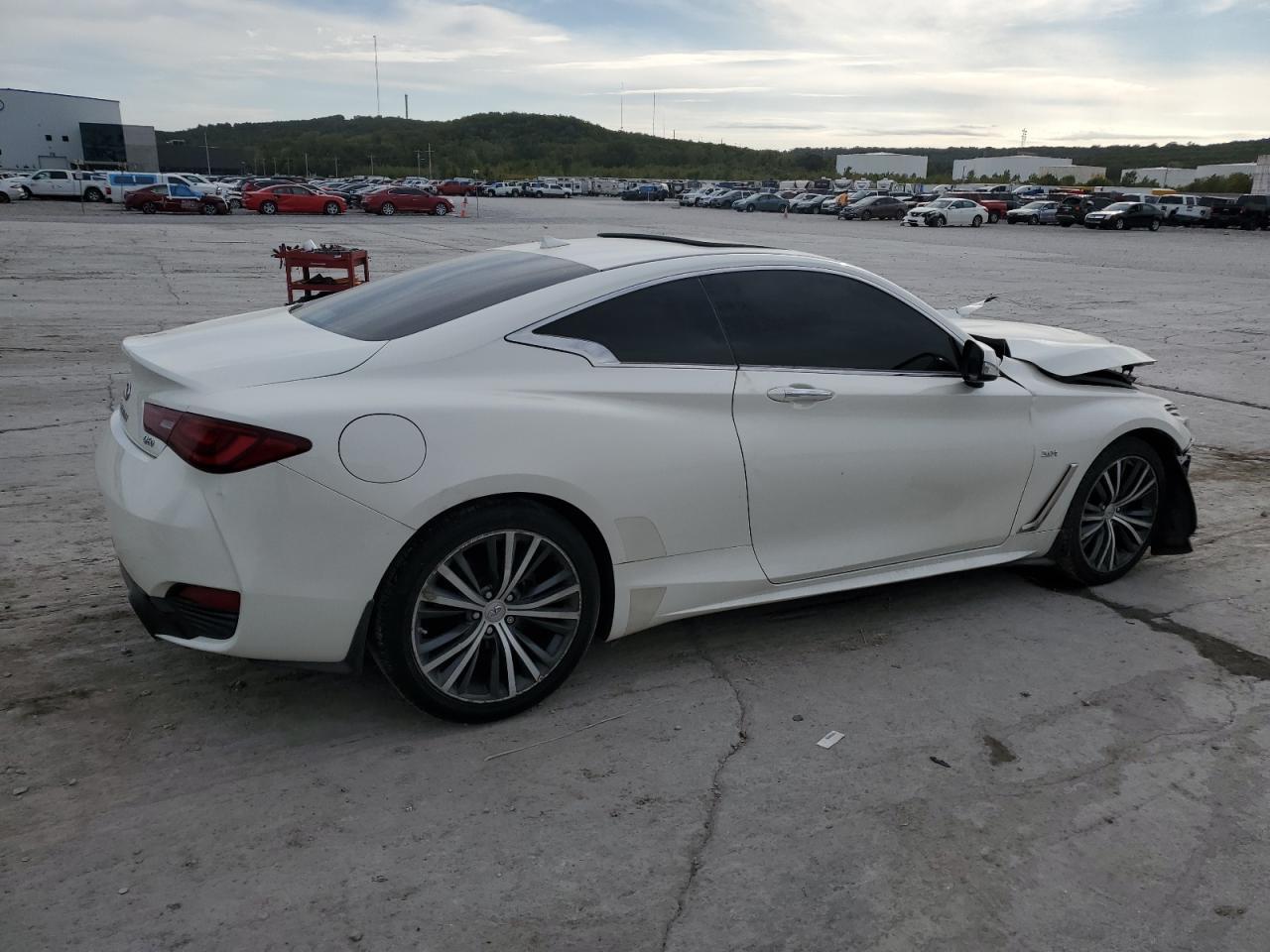 2017 Infiniti Q60 Premium - Фото 3