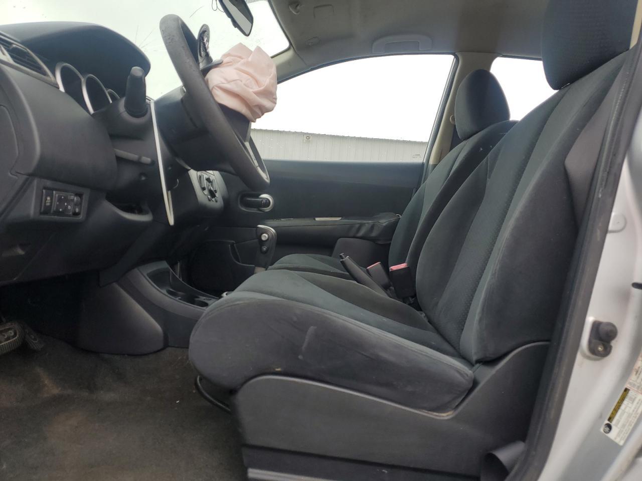 2010 Nissan Versa S - Фото 7