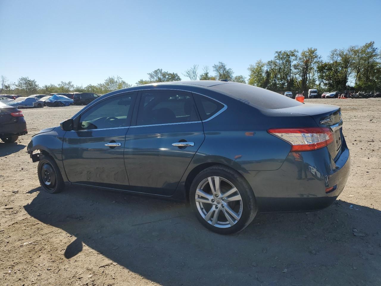 2014 Nissan Sentra S - Фото 2