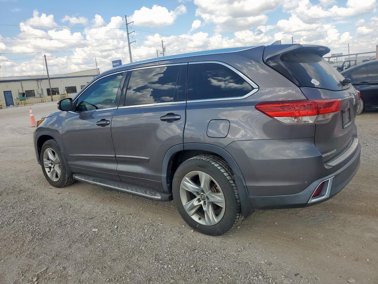 2017 Toyota Highlander Limited - Фото 2