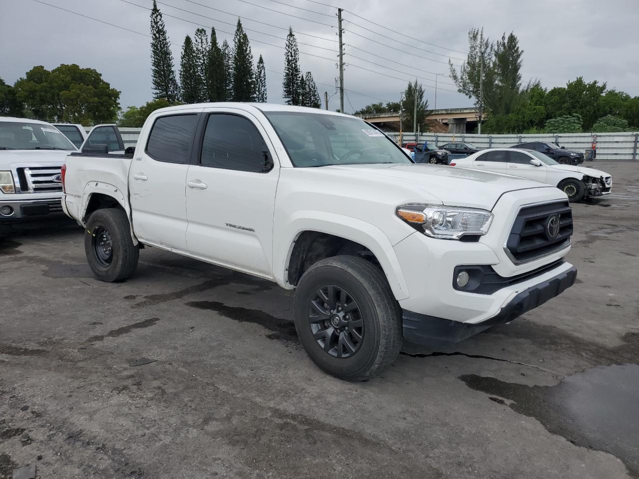 2023 Toyota Tacoma Double Cab - Image 4