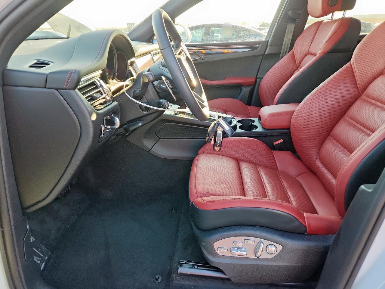 2025 Porsche Macan S - Фото 7