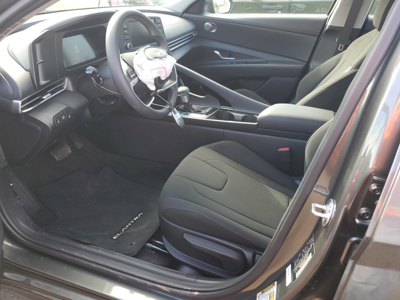 2025 Hyundai Elantra Blue - Image 7