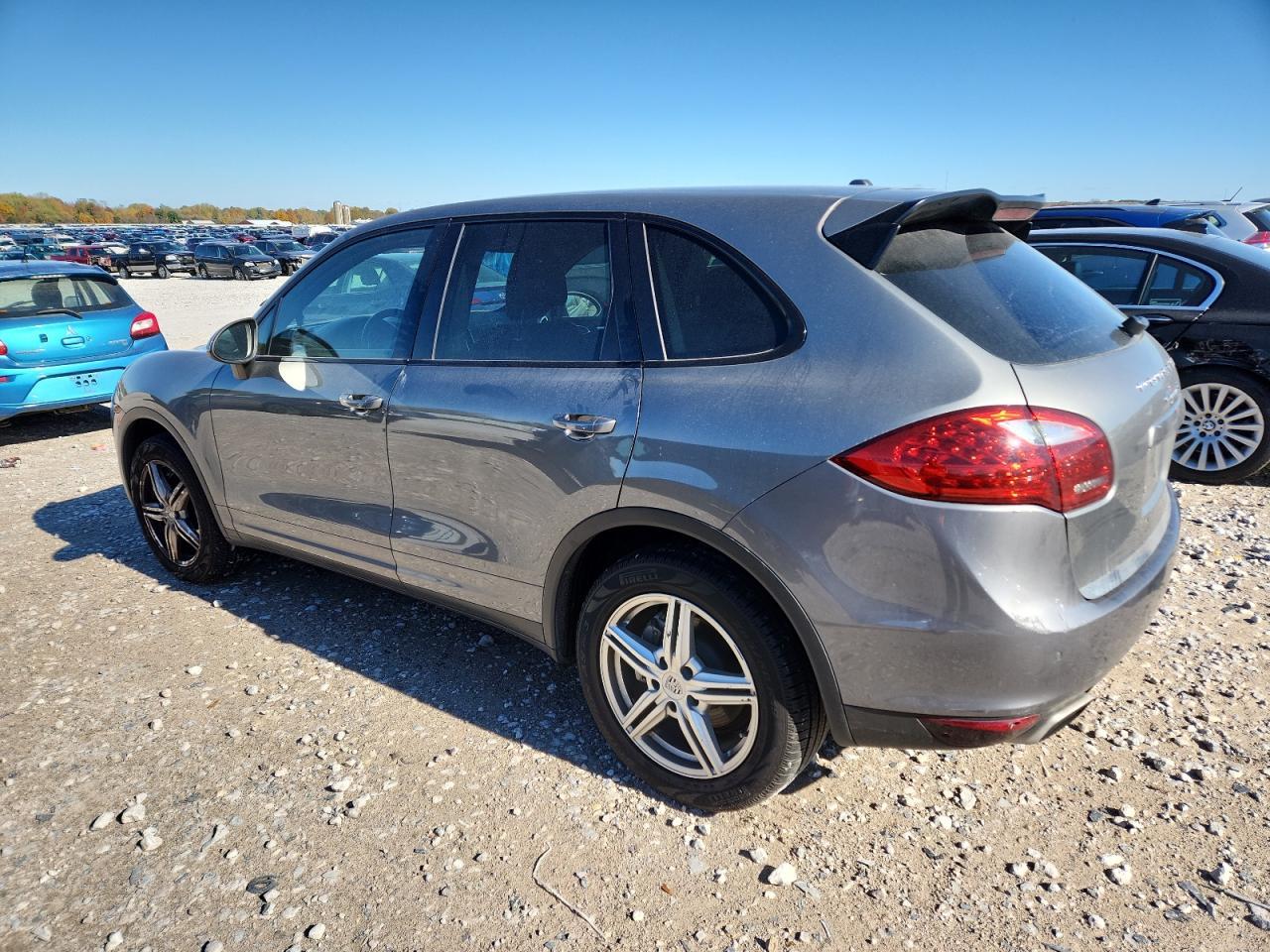 2014 Porsche Cayenne S - Image 2