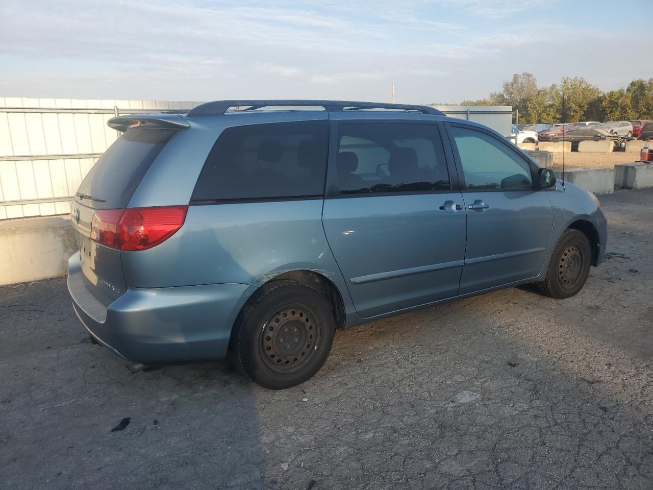 2006 Toyota Sienna Ce - Image 3