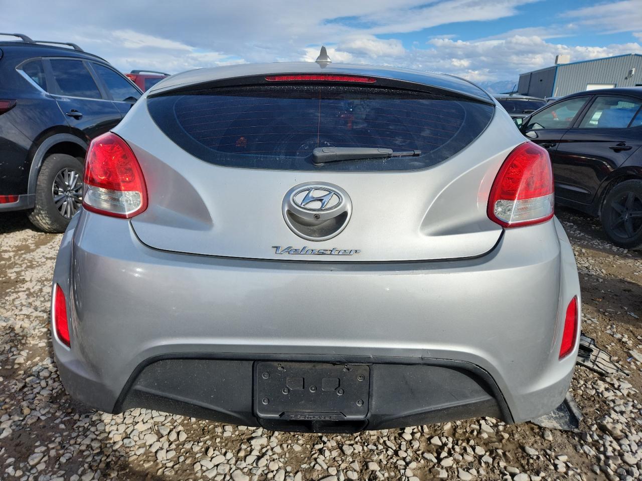 2015 Hyundai Veloster - Фото 6