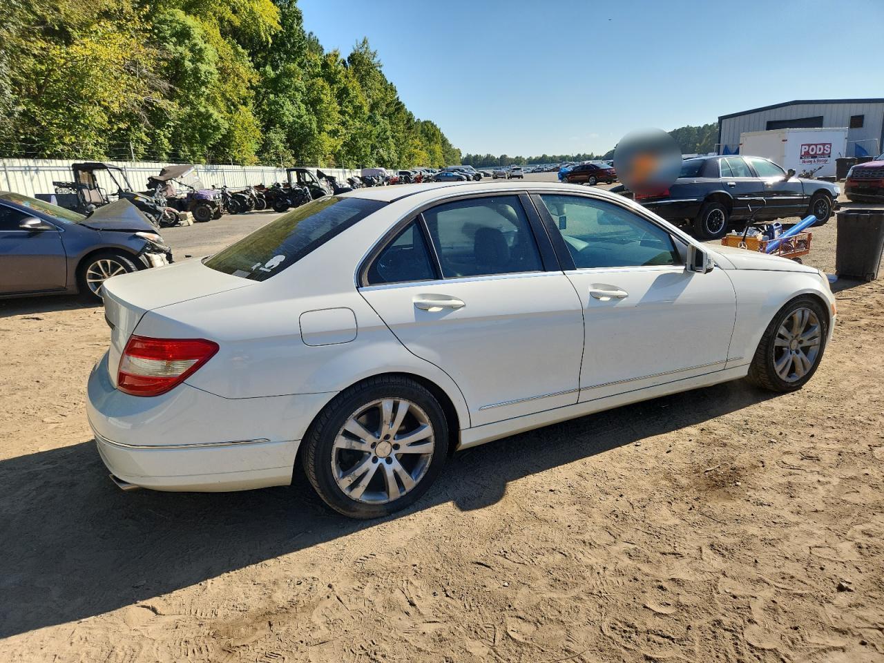 2010 Mercedes-Benz C 300 - Фото 3
