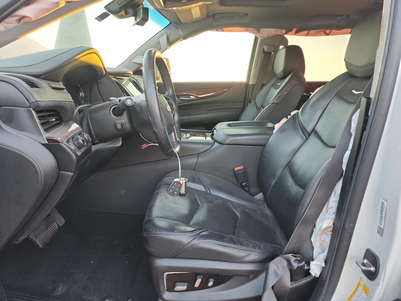 2019 Cadillac Escalade Premium Luxury - Image 7