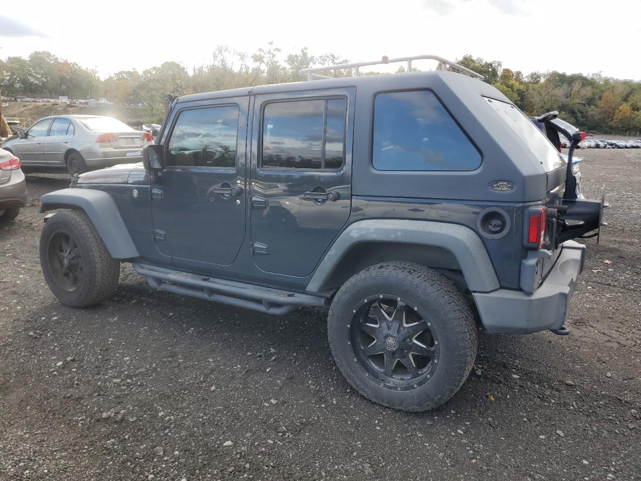 2016 Jeep Wrangler Unlimited Rubicon - Image 2