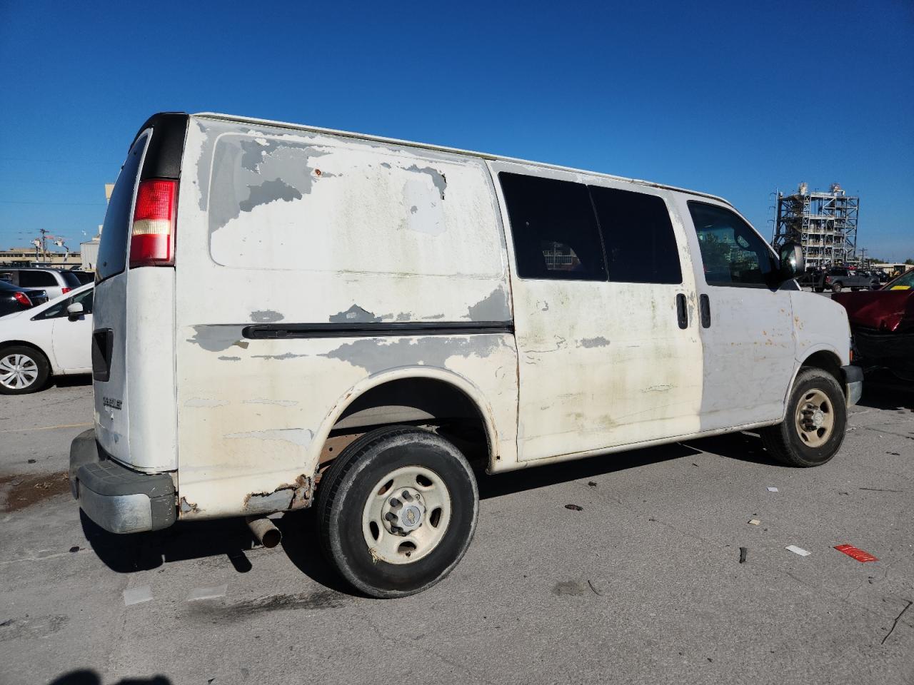 2006 Chevrolet Express G2500 - Image 3