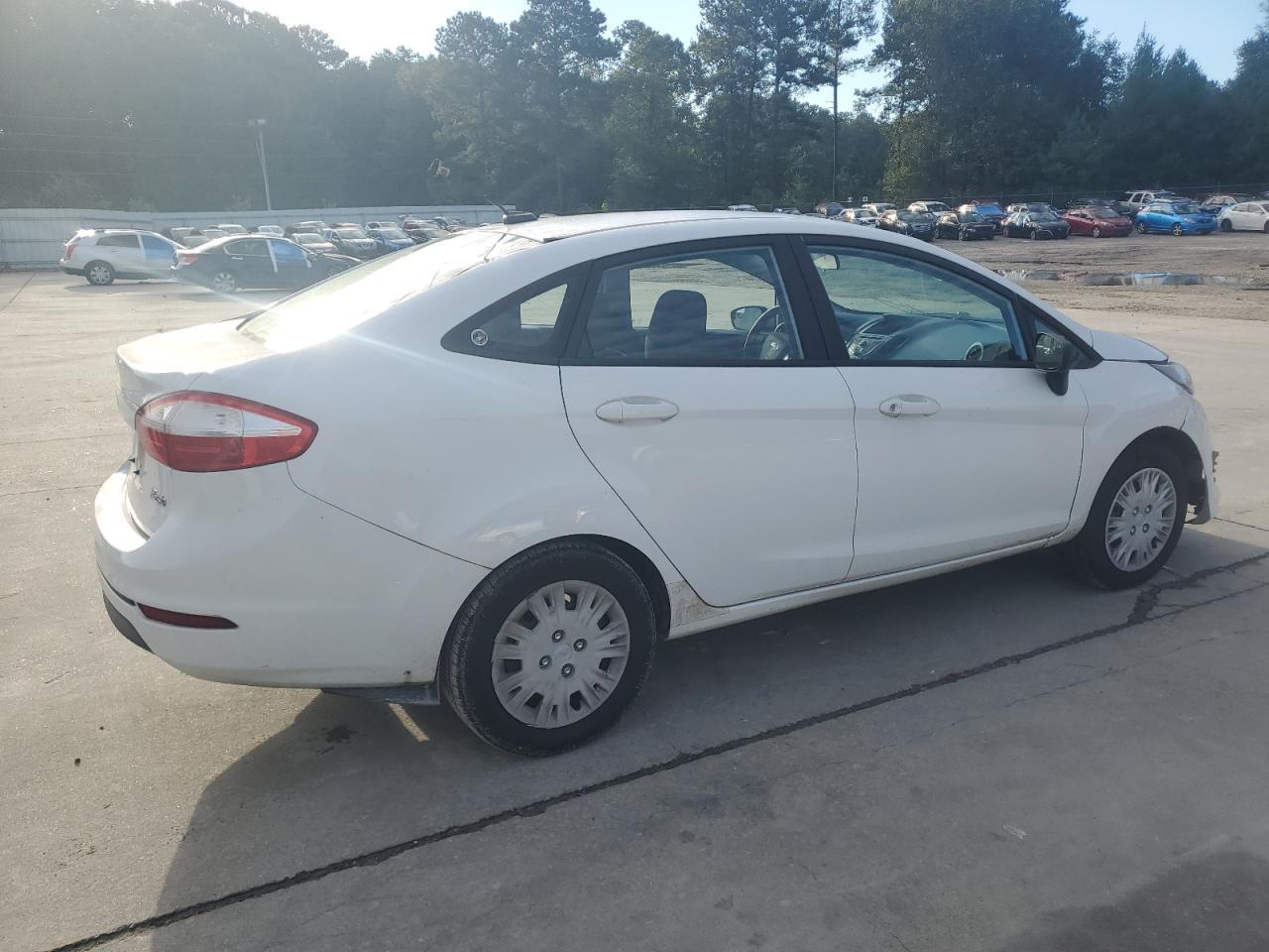 2014 Ford Fiesta S - Фото 3