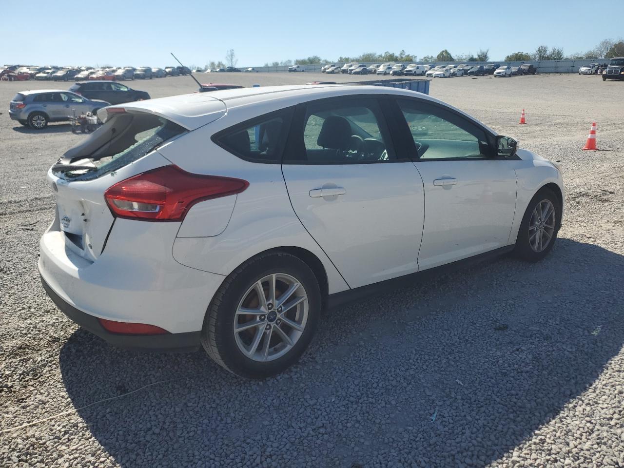 2017 Ford Focus Se - Image 3