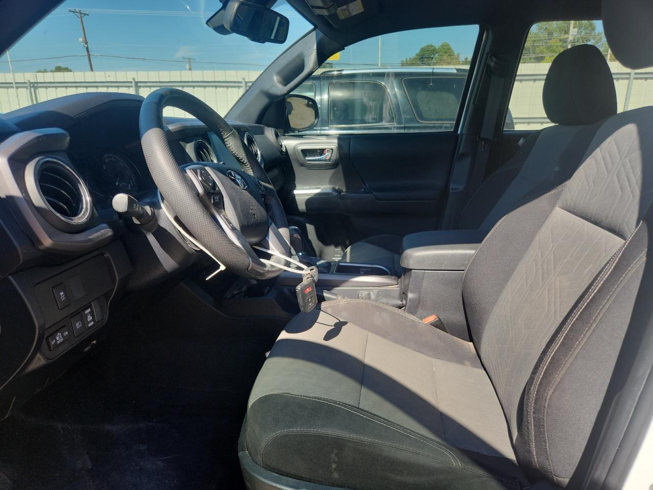 2023 Toyota Tacoma Double Cab - Image 7