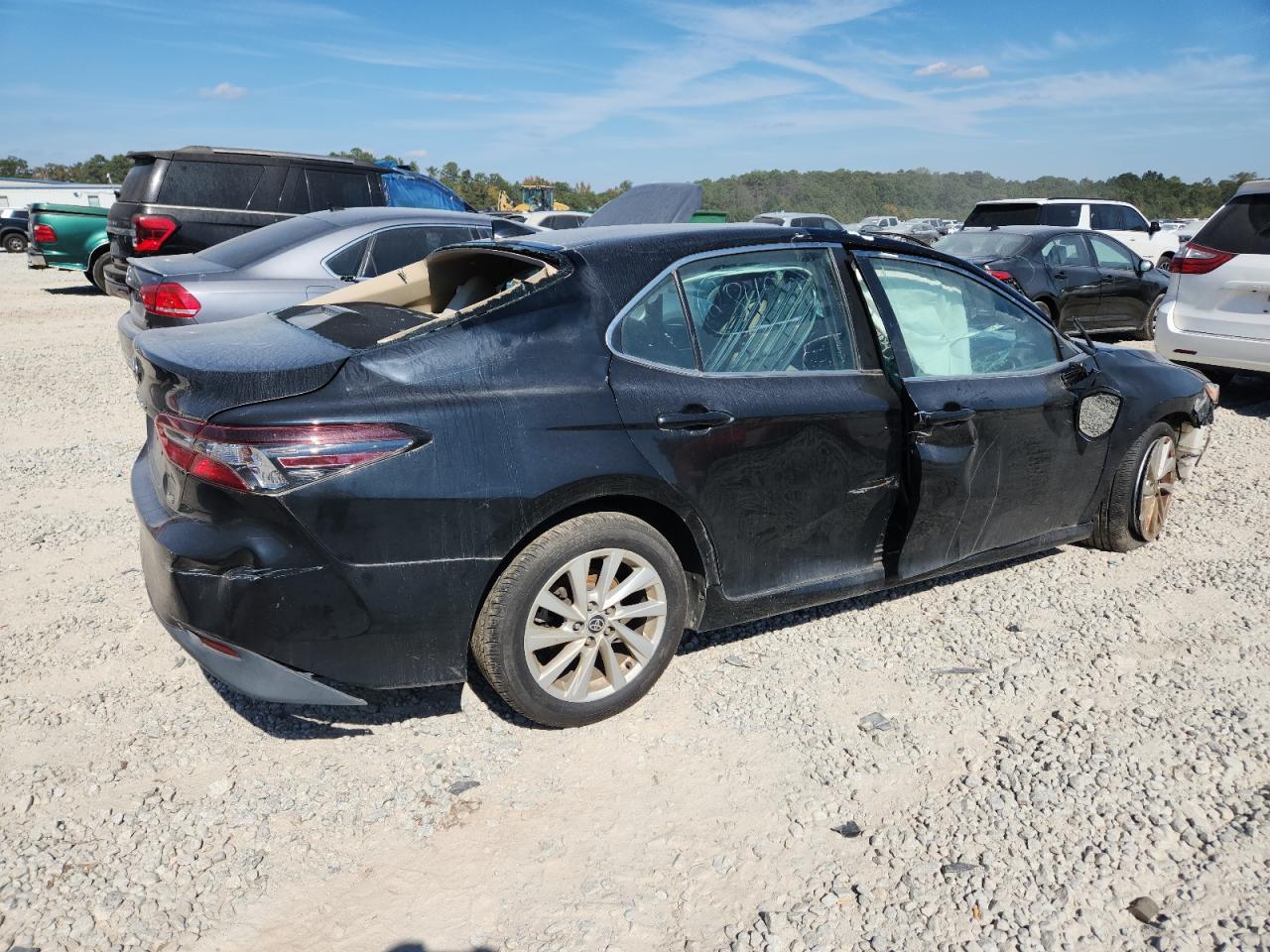 2022 Toyota Camry Le - Фото 3