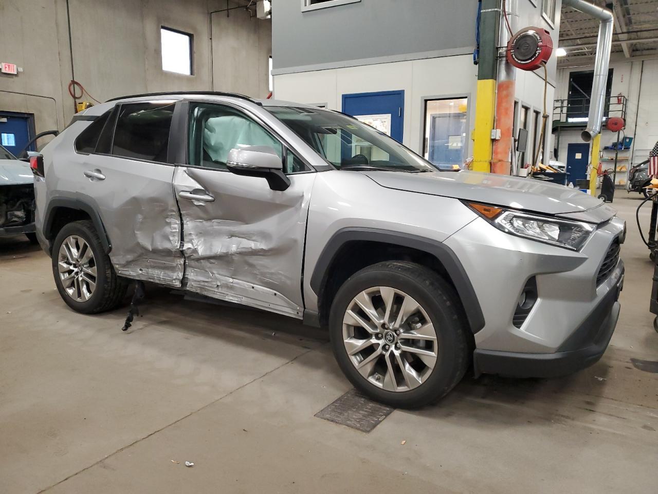 2019 Toyota Rav4 Xle Premium - Image 4