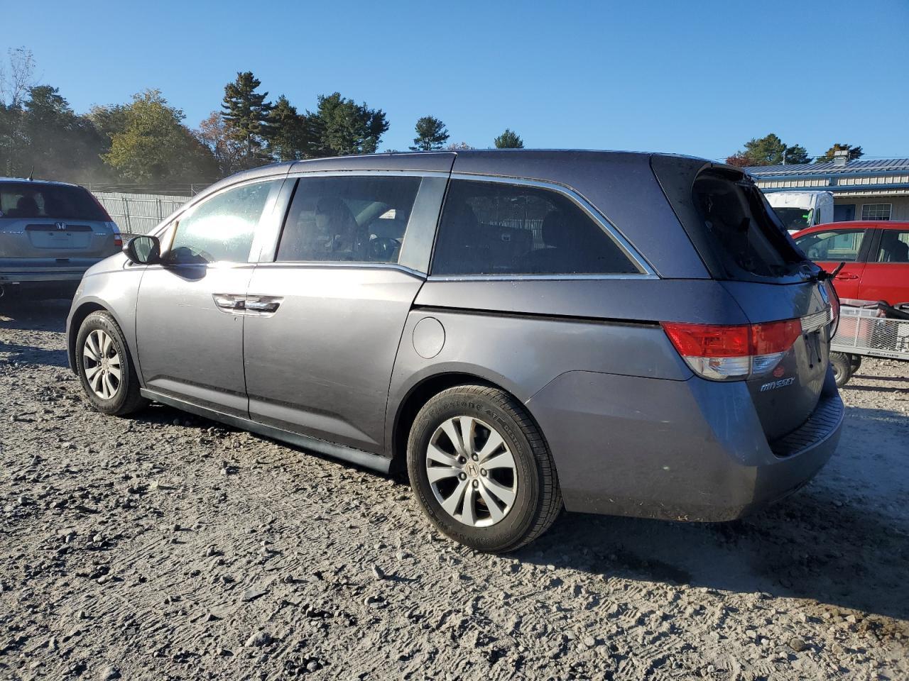 2015 Honda Odyssey Ex - Image 2