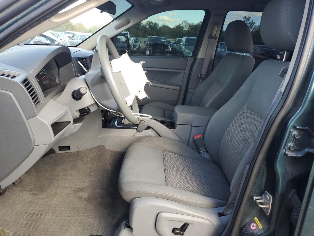 2005 Jeep Grand Cherokee Laredo - Image 7