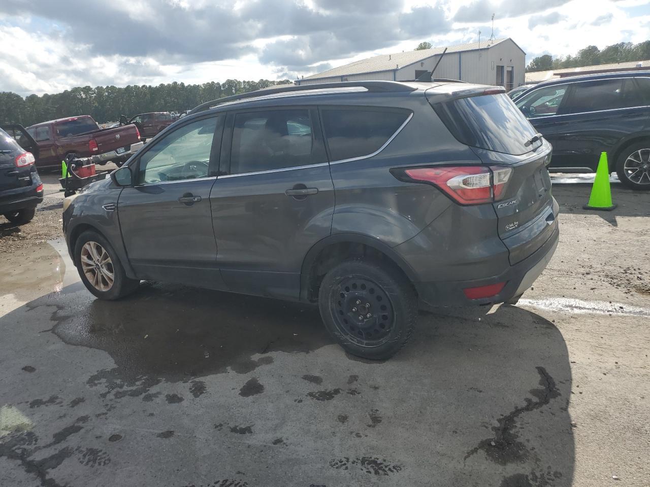 2018 Ford Escape Se - Фото 2