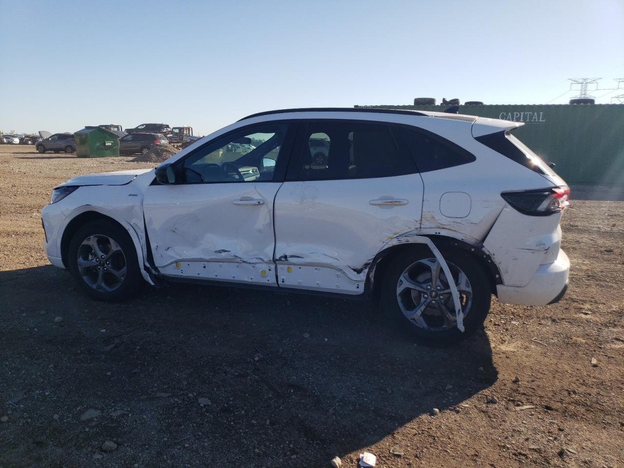 2023 Ford Escape St Line - Image 2