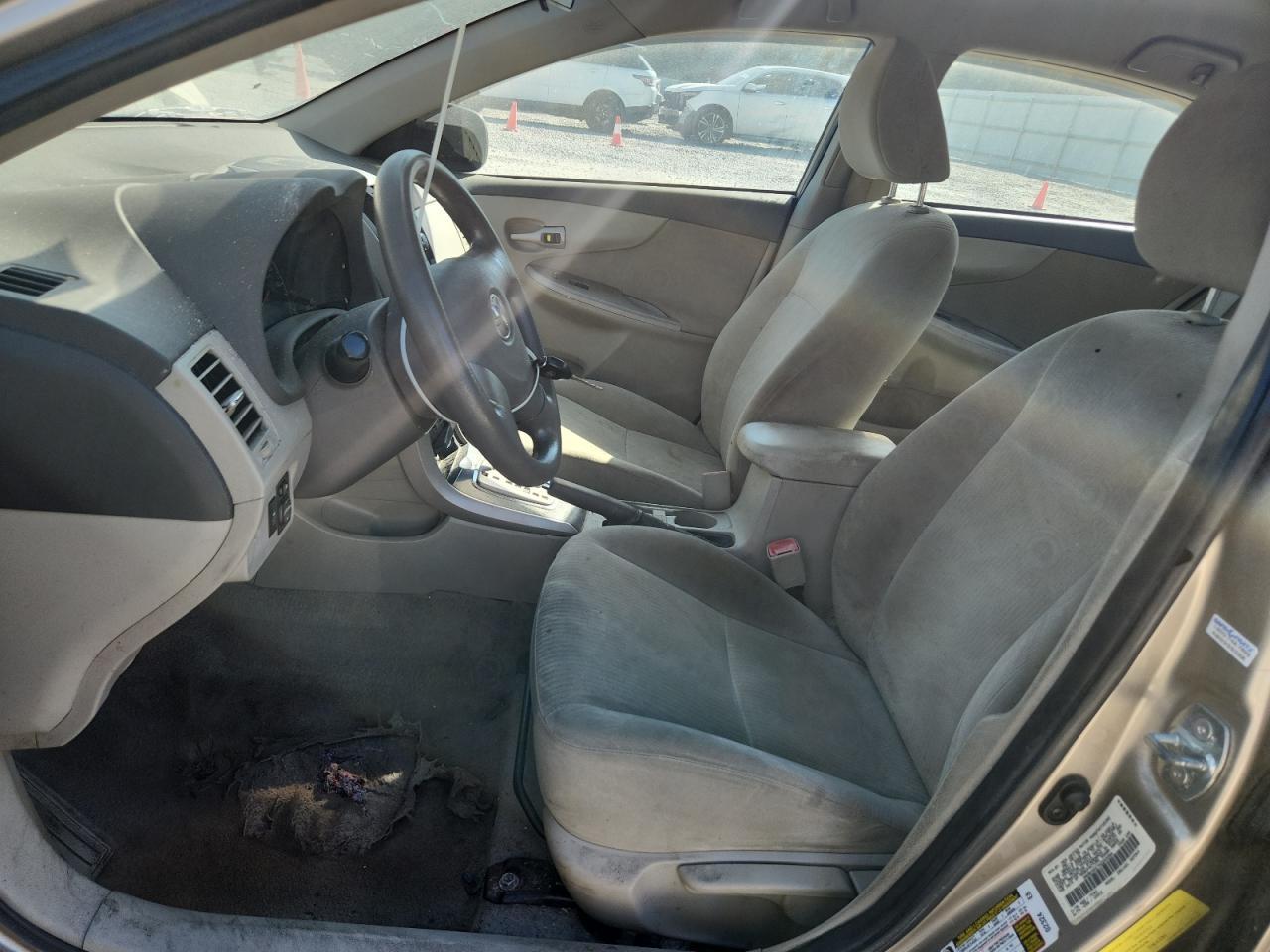 2010 Toyota Corolla Base - Фото 7