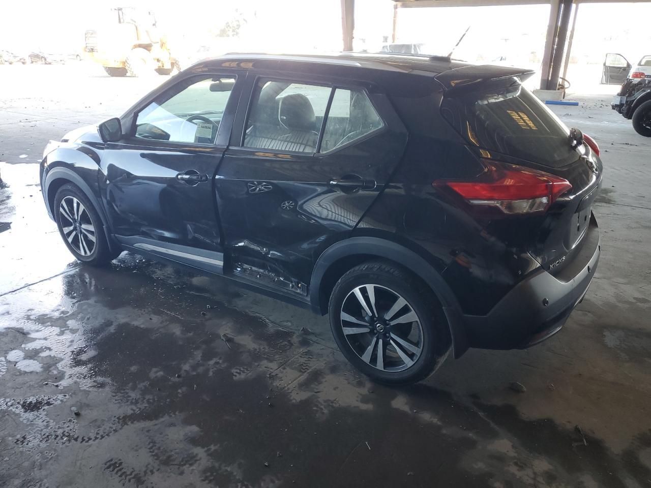 2020 Nissan Kicks Sr - Image 2