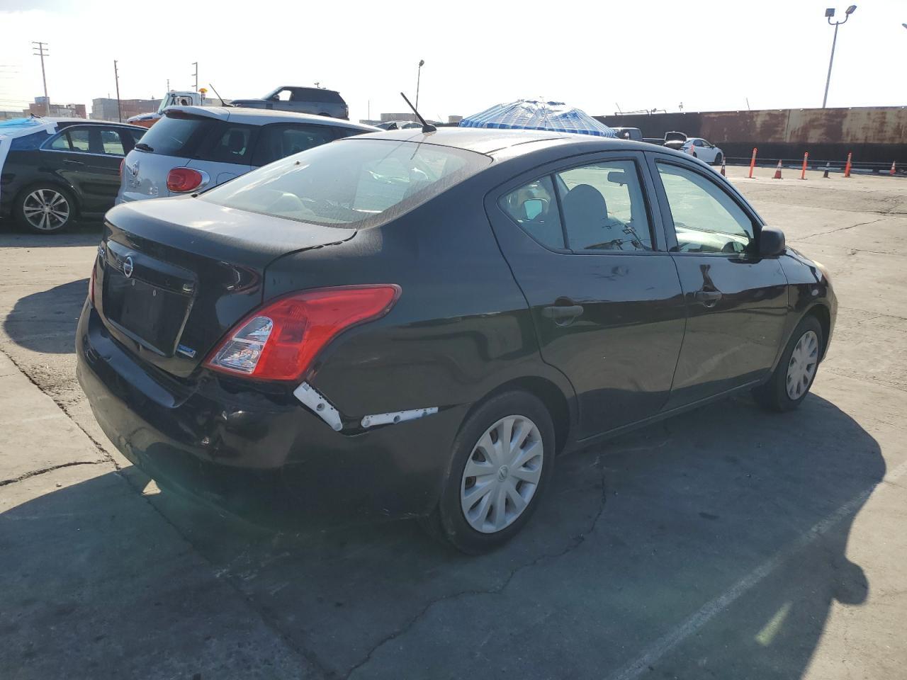 2012 Nissan Versa S - Фото 3