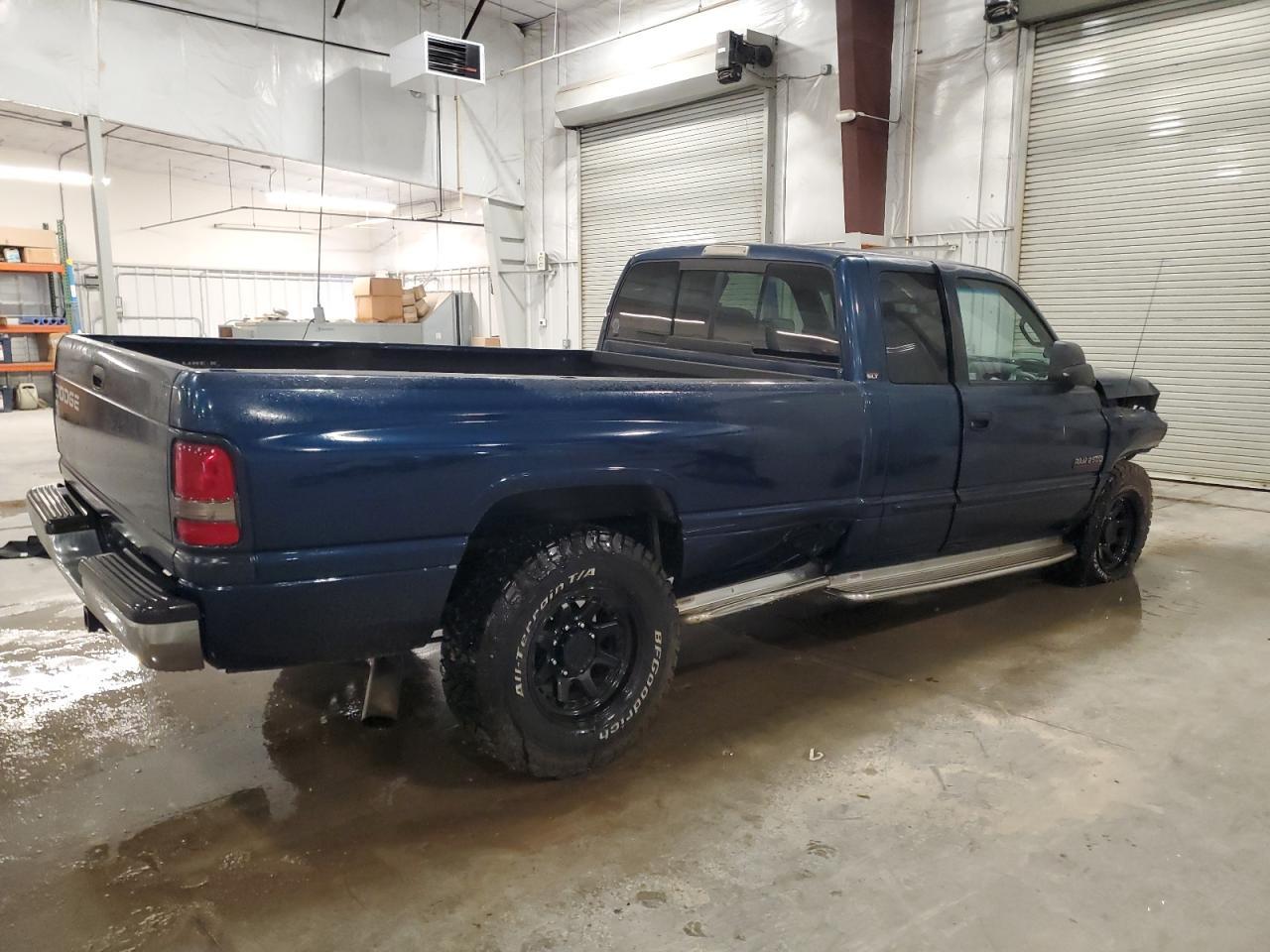 2001 Dodge Ram 2500 - Фото 3