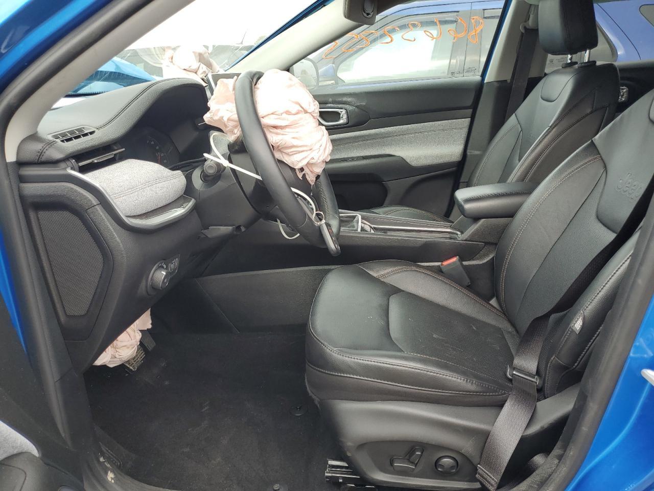 2022 Jeep Compass Latitude Lux - Image 7