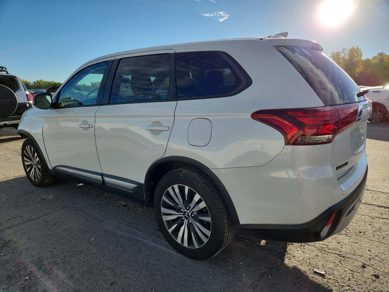 2019 Mitsubishi Outlander Es - Фото 2